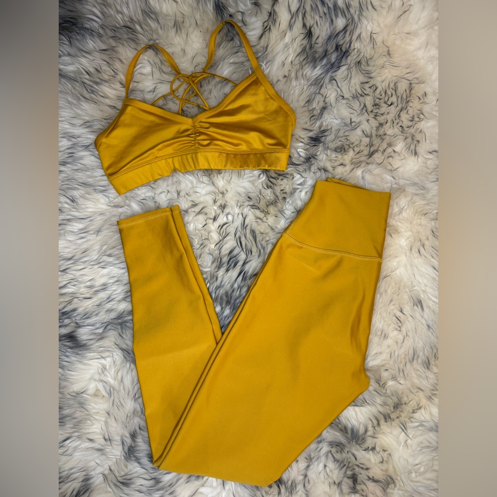 Alo Yoga Set